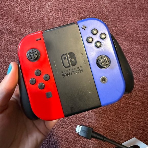 Nintendo Switch Console - Picture 6 of 6